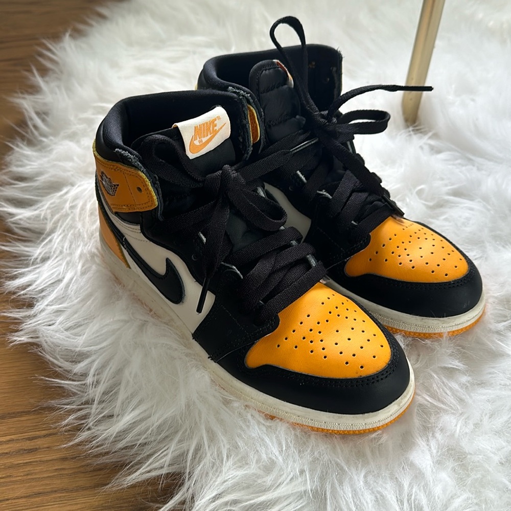 Youth 2.5 Nike Air Jordan Retro 1 Taxi Used